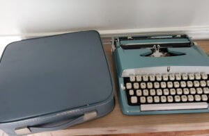 1960s manual typewriter